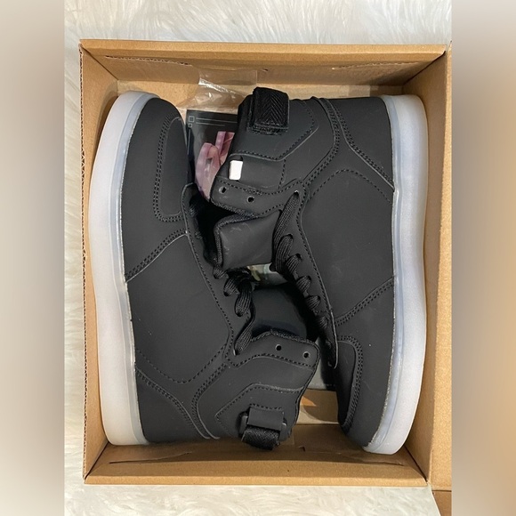 DIYJTS Kids LED Light Up Shoes, Fashion High Tops USB Rechargeable Unisex - Picture 5 of 9